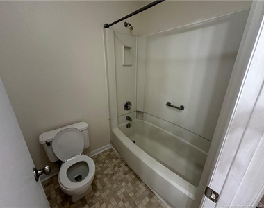 6903 Flying Cloud Lane - Photo Thumbnail 13