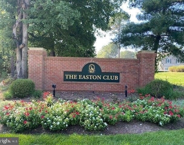 7424 Tour Drive - Photo Thumbnail 6
