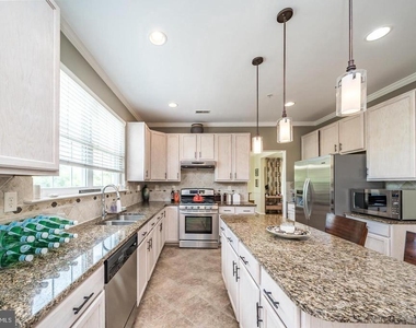 1401 Windjammer Court - Photo Thumbnail 18