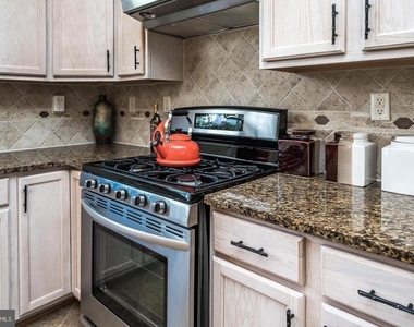 1401 Windjammer Court - Photo Thumbnail 20