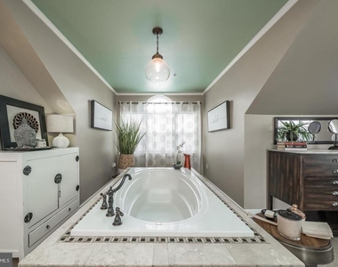 1401 Windjammer Court - Photo Thumbnail 41
