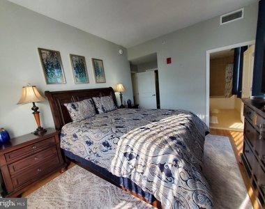 155 Potomac - Photo Thumbnail 19