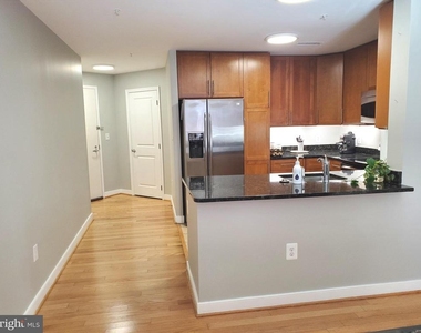 155 Potomac - Photo Thumbnail 4