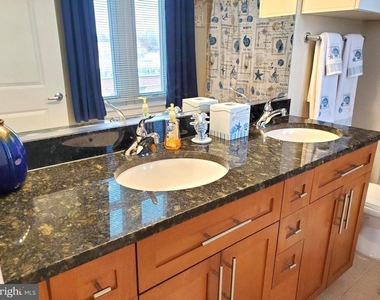 155 Potomac - Photo Thumbnail 22