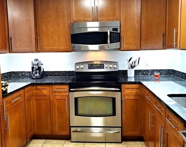 155 Potomac - Photo Thumbnail 8
