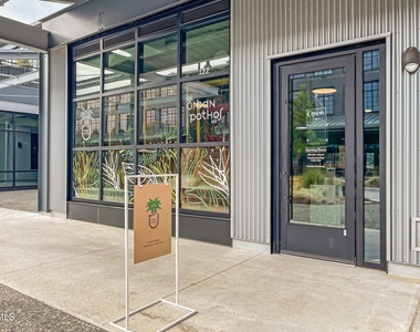 530 Banks Street - Photo Thumbnail 46