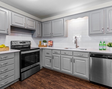 530 Banks Street - Photo Thumbnail 12