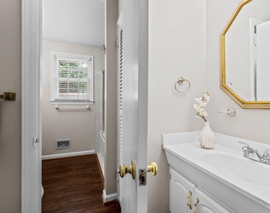 530 Banks Street - Photo Thumbnail 19