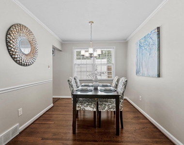 530 Banks Street - Photo Thumbnail 6