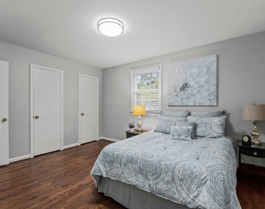 530 Banks Street - Photo Thumbnail 14