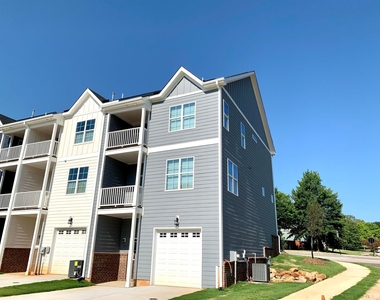 801 S Franklin Street - Photo Thumbnail 21