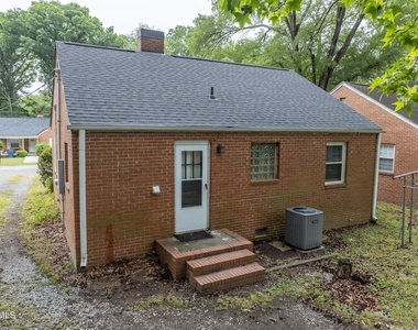 410 Newsom Street - Photo Thumbnail 16