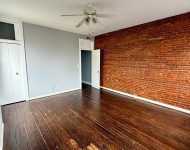 1001 Light Street - Photo Thumbnail 8