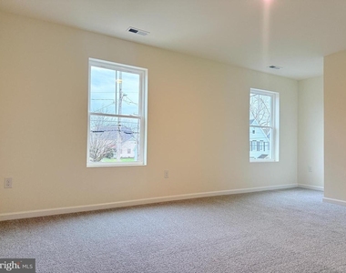 400 N Walnut St - Photo Thumbnail 10