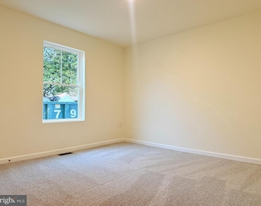 400 N Walnut St - Photo Thumbnail 5