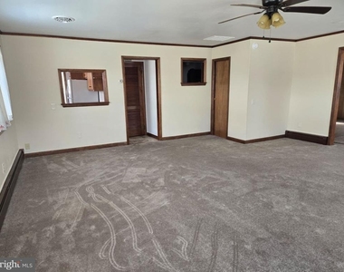 522 Carol Street - Photo Thumbnail 8