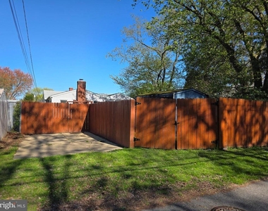 522 Carol Street - Photo Thumbnail 24
