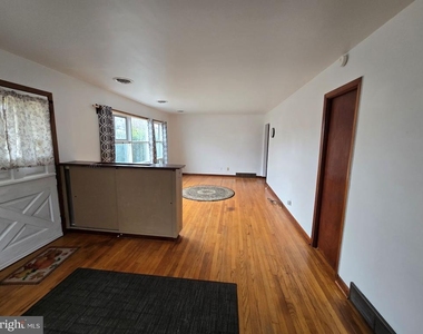 522 Carol Street - Photo Thumbnail 1