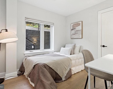3018 12th Street Ne - Photo Thumbnail 4
