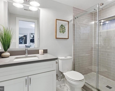 3018 12th Street Ne - Photo Thumbnail 6