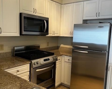 555 Massachusetts Avenue Nw - Photo Thumbnail 2