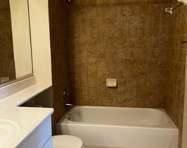 555 Massachusetts Avenue Nw - Photo Thumbnail 6