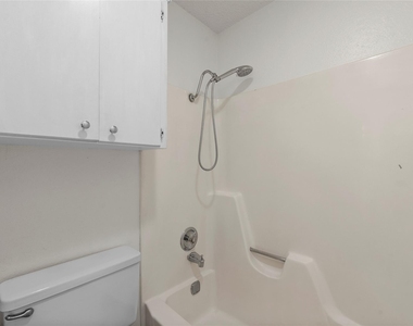 12906 Irongate Ave - Photo Thumbnail 6