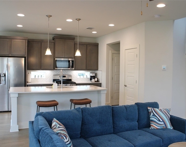 1007 Harwell Loop - Photo Thumbnail 11