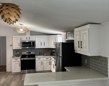 1109 Hurst Creek Rd - Photo Thumbnail 14