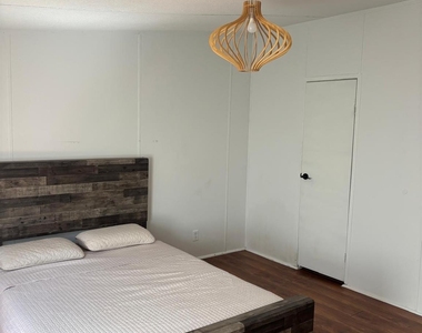 1109 Hurst Creek Rd - Photo Thumbnail 1