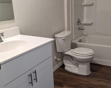 521 Autumn Blaze Rd - Photo Thumbnail 7