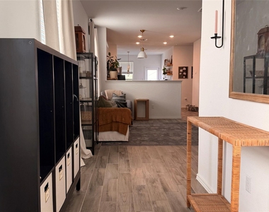 112 Bennington Dr - Photo Thumbnail 17