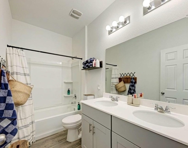 112 Bennington Dr - Photo Thumbnail 15