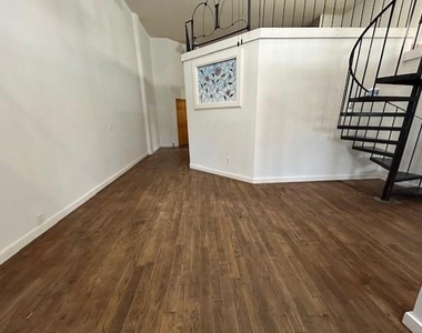 109 N Main St - Photo Thumbnail 5
