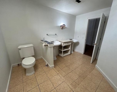 109 N Main St - Photo Thumbnail 13