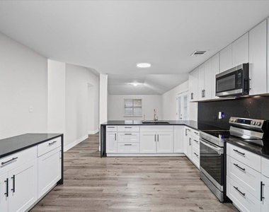 158 Oak River Dr - Photo Thumbnail 2