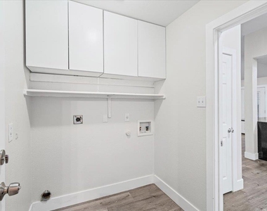 158 Oak River Dr - Photo Thumbnail 10