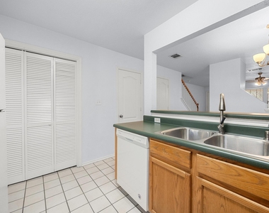 11901 Swearingen Dr - Photo Thumbnail 8