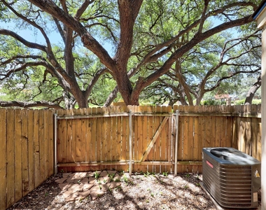 11901 Swearingen Dr - Photo Thumbnail 19