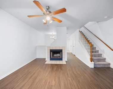 11901 Swearingen Dr - Photo Thumbnail 2