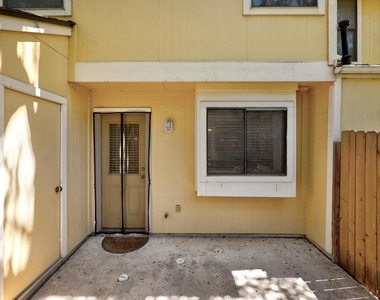11901 Swearingen Dr - Photo Thumbnail 18