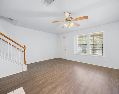11901 Swearingen Dr - Photo Thumbnail 3