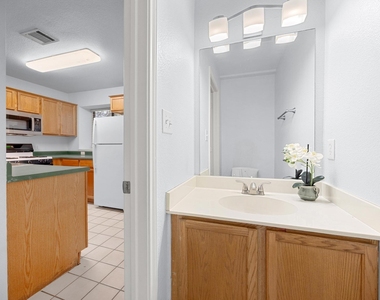 11901 Swearingen Dr - Photo Thumbnail 10