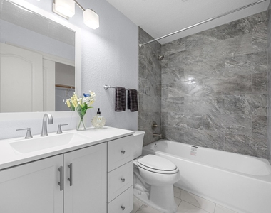 11901 Swearingen Dr - Photo Thumbnail 13