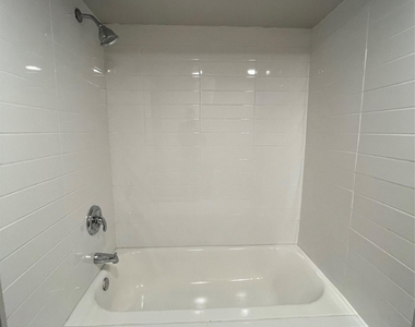 3106 Duval St - Photo Thumbnail 7