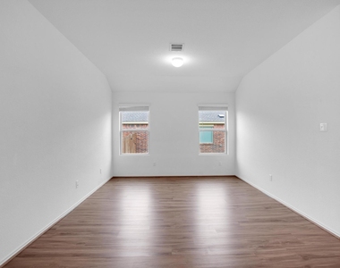 21409 Resource Rd - Photo Thumbnail 8