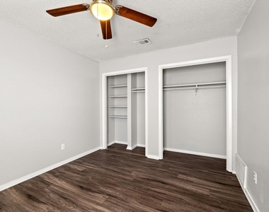 12130 Thompkins Dr - Photo Thumbnail 24