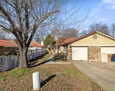 12130 Thompkins Dr - Photo Thumbnail 1