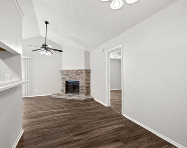 12130 Thompkins Dr - Photo Thumbnail 14