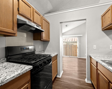 12130 Thompkins Dr - Photo Thumbnail 11